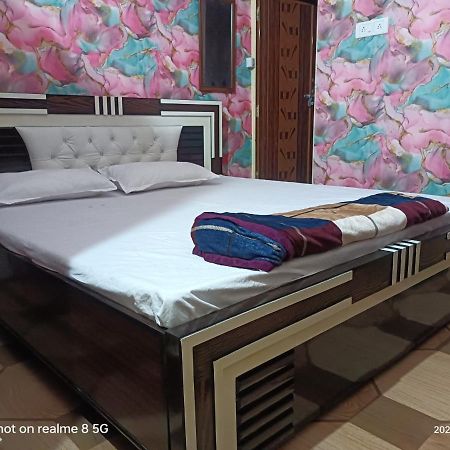 Maa Gauri Paying Guest House Varanasi Ngoại thất bức ảnh
