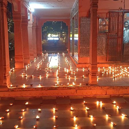 Maa Gauri Paying Guest House Varanasi Ngoại thất bức ảnh