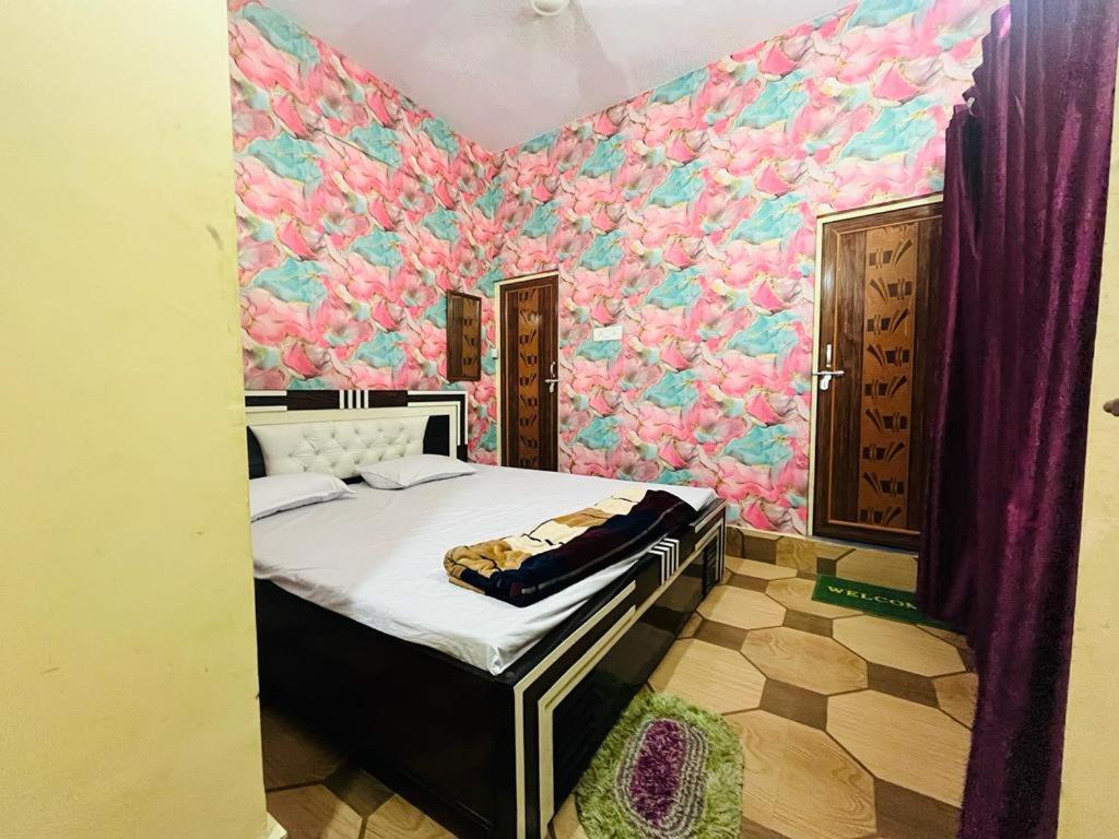 Maa Gauri Paying Guest House Varanasi Ngoại thất bức ảnh