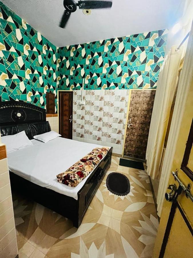 Maa Gauri Paying Guest House Varanasi Ngoại thất bức ảnh