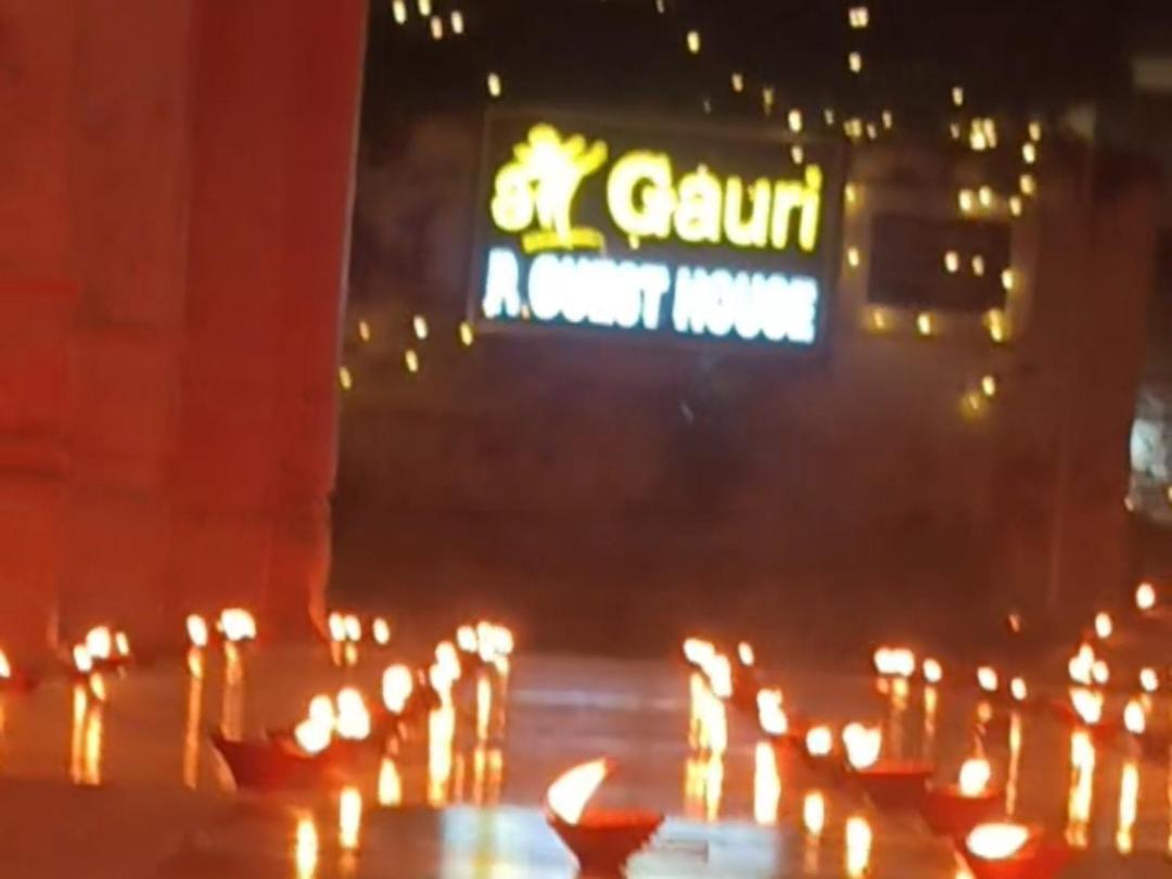 Maa Gauri Paying Guest House Varanasi Ngoại thất bức ảnh